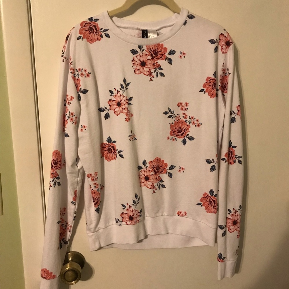 White floral H&M long sleeve shirt